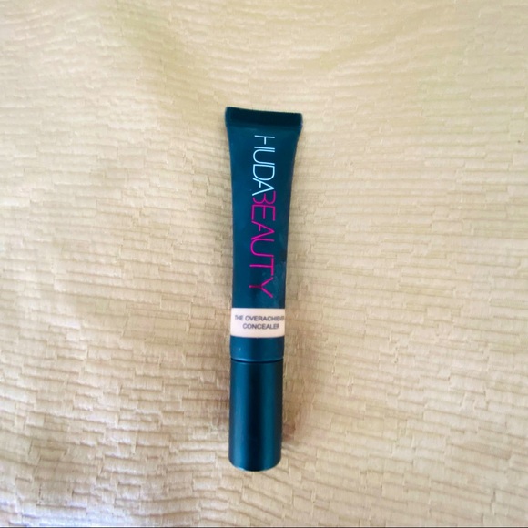 HUDA BEAUTY Other - Huda Beauty High Coverage Creamy Concealer